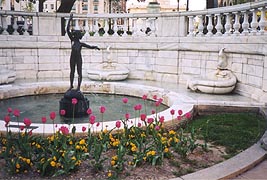 [photo, Fountain, Mount Vernon Place, Baltimore, Maryland]